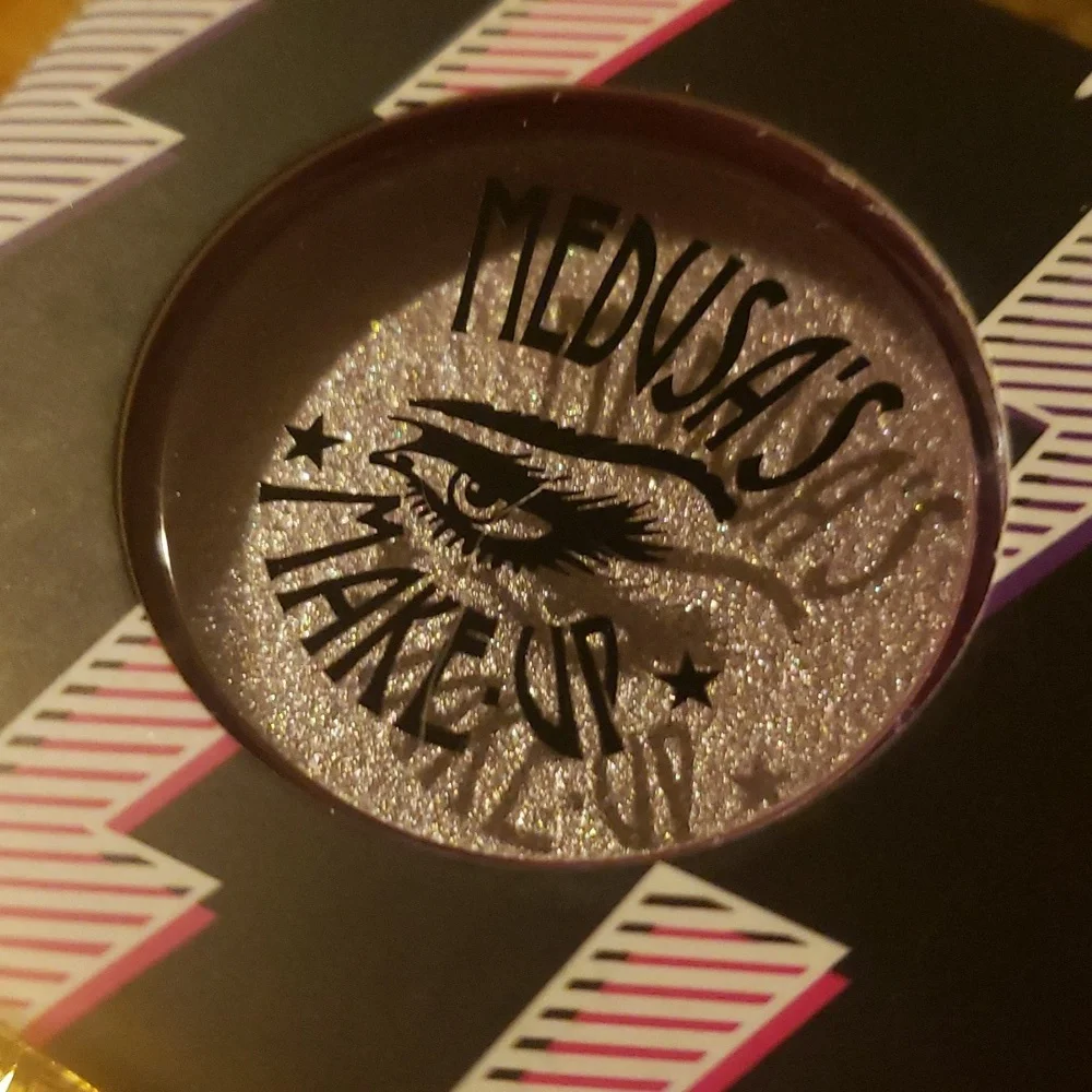 REBEL Medusa's Makeup Glam Rock Eyeshadow NWT